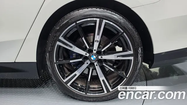 BMW 5-Series 5 серия (G60) 530i xDrive M Sport — Фото автомобиля 19