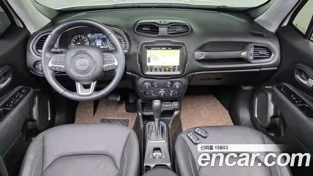 Jeep Renegade — Фото автомобиля 7