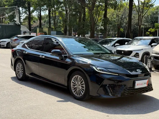 Toyota Camry — Фото автомобиля 3