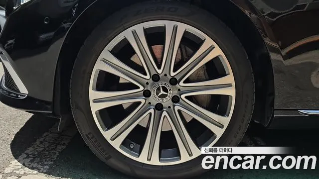 Mercedes-Benz E-Class — Фото автомобиля 5
