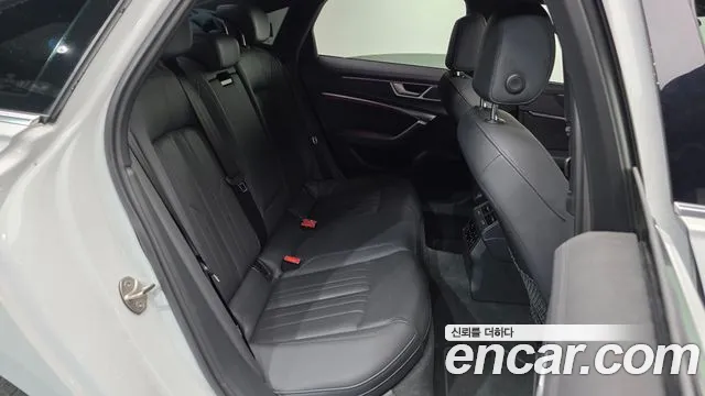 Audi A6 C8 — Фото автомобиля 11