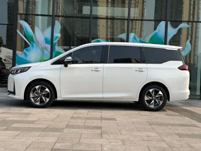 GAC Trumpchi M6 — Фото автомобиля 4