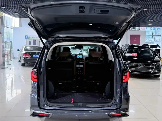Honda Odyssey — Фото автомобиля 18