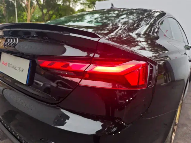 Audi Audi RS 5 2023 Model RS 5 2.9T Sportback Dark Gold Edition — Фото автомобиля 24