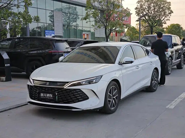 Фотография автомобиля — BYD Qin L