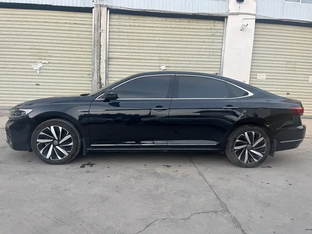 Volkswagen Passat — Фото автомобиля 9