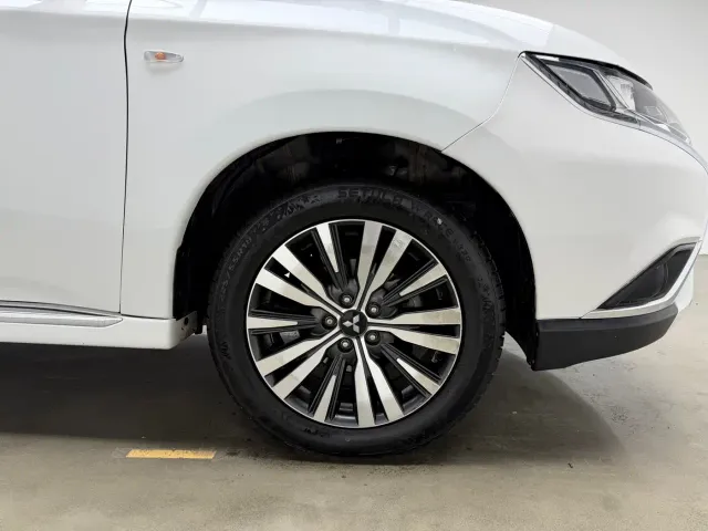 Mitsubishi Outlander — Фото автомобиля 19