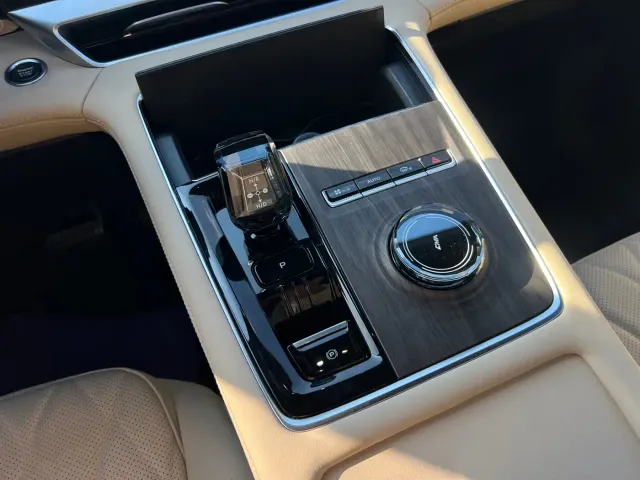 Geely Xingyue L — Фото автомобиля 15
