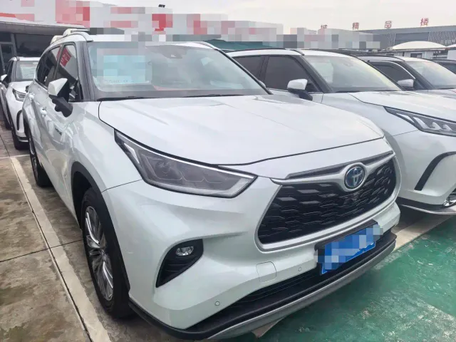 Toyota Highlander — Фото автомобиля 3