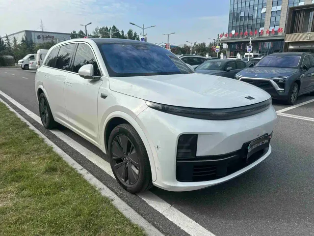 Li Auto L7 — Фото автомобиля 3