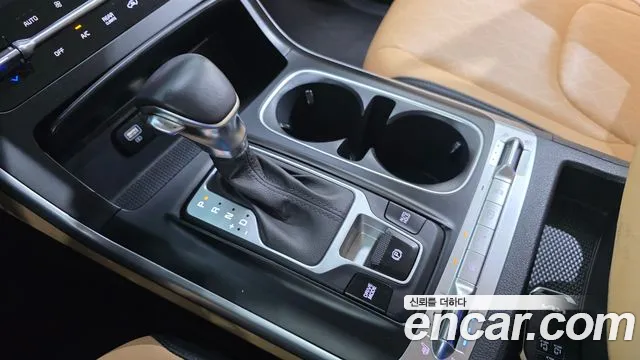 Kia Canival Carnival 4 поколение Дизель 9 мест Prestige — Фото автомобиля 9