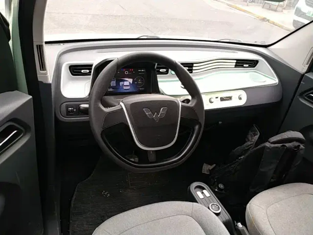 Wuling Hongguang Mini EV — Фото автомобиля 10