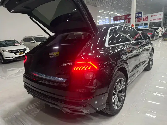Audi Q8 — Фото автомобиля 3