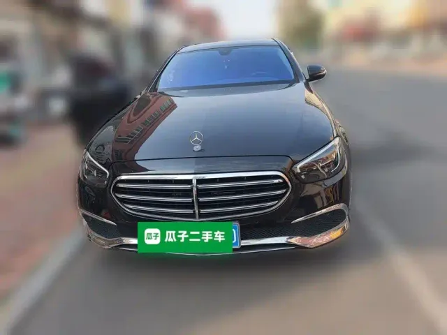 Mercedes-Benz E-Class — Фото автомобиля 2