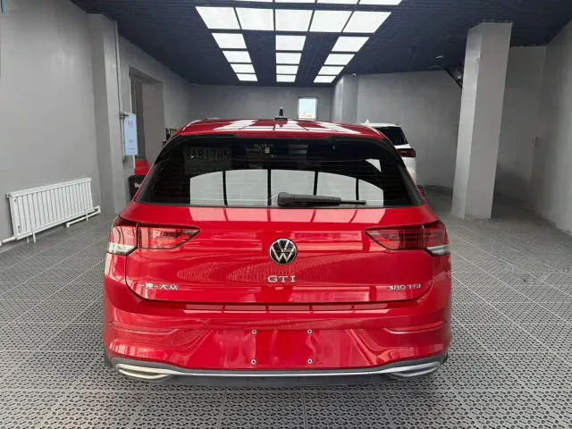 Volkswagen Golf — Фото автомобиля 4