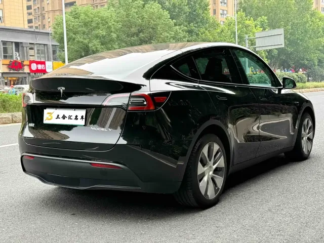 Tesla Model Y 2022 Facelift Rear-Wheel Drive Version — Фото автомобиля 10