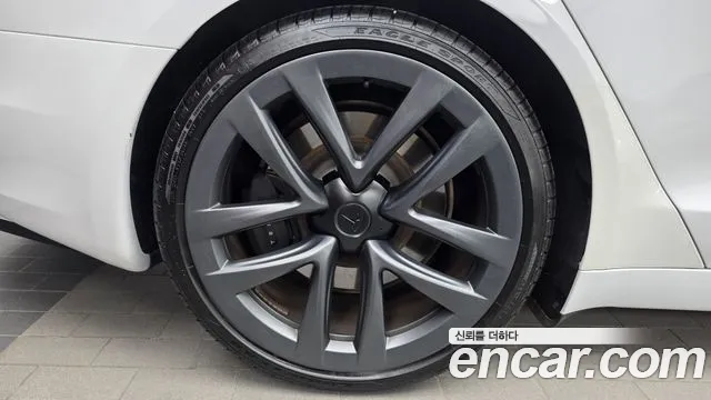 Tesla Model S — Фото автомобиля 5
