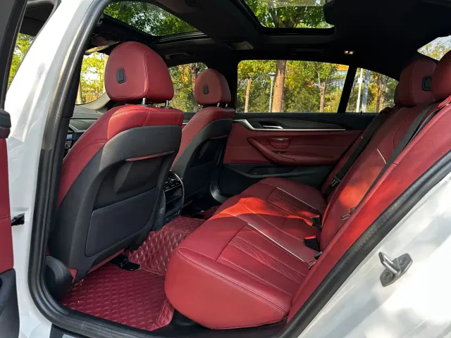 BMW 5 Series — Фото автомобиля 8
