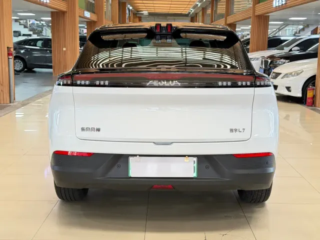 Dongfeng Fengshen L7 — Фото автомобиля 23
