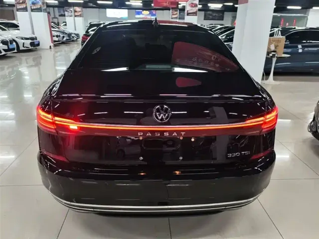 Volkswagen Passat — Фото автомобиля 5