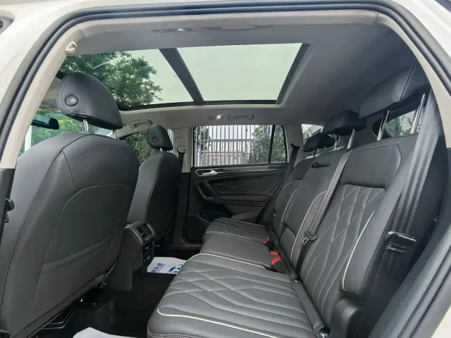 Volkswagen Tiguan L — Фото автомобиля 11