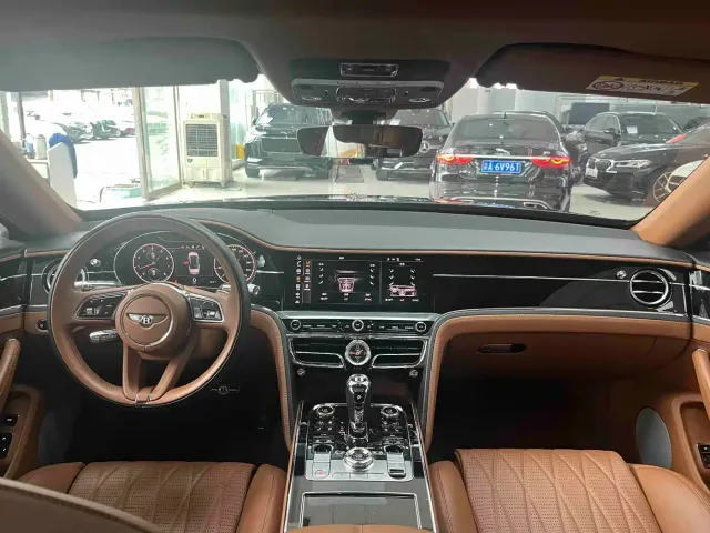 Bentley Flying Spur — Фото автомобиля 5