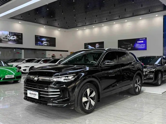 Фотография автомобиля — Volkswagen Tiguan L