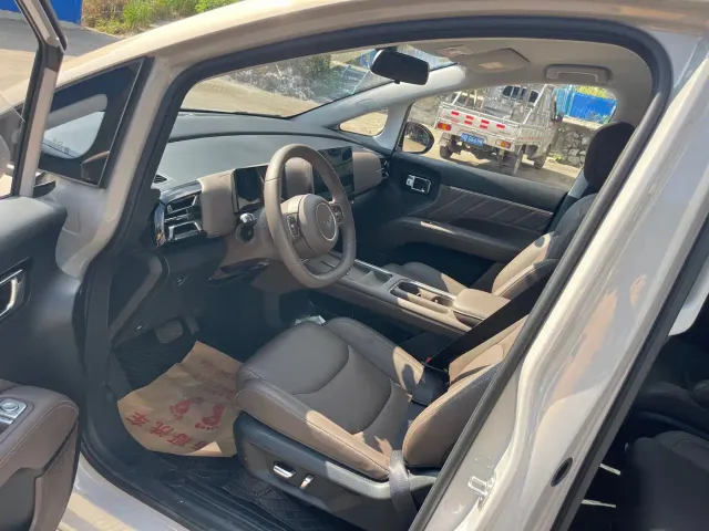 Wuling Starlight 730 — Фото автомобиля 8