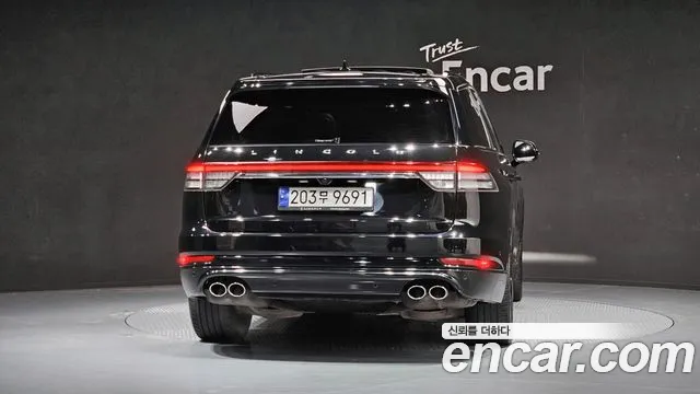 Lincoln Aviator Aviator 2 поколение 3.0 Reserve Jet Package AWD — Фото автомобиля 4