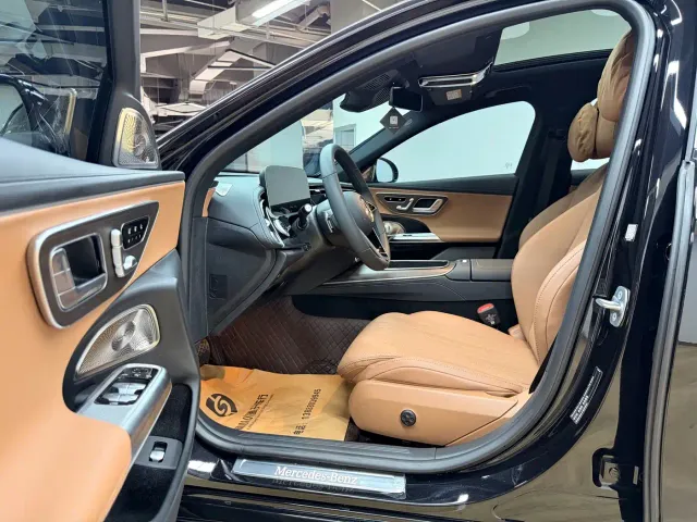 Mercedes-Benz E-Class — Фото автомобиля 12