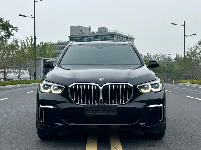 BMW X5 — Фото автомобиля 2