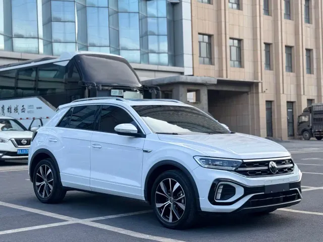 Volkswagen T-Roc — Фото автомобиля 3