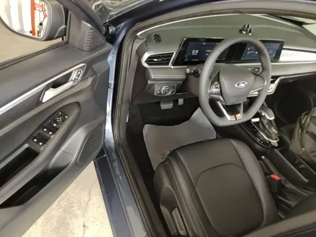 Ford Escort — Фото автомобиля 15