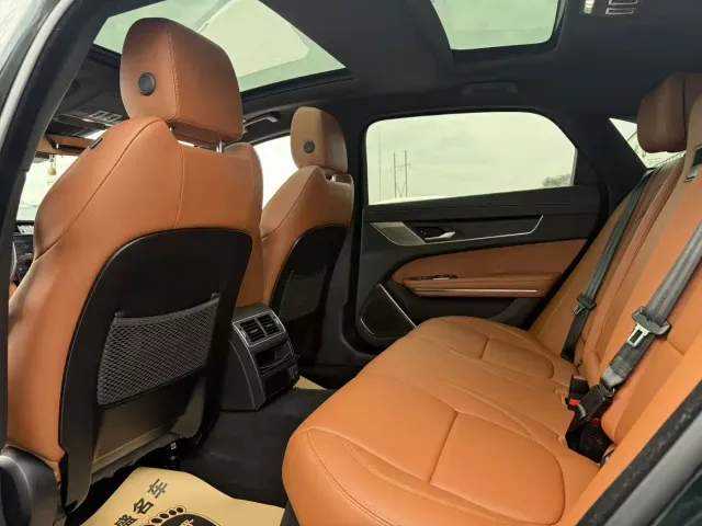 Jaguar XFL — Фото автомобиля 6