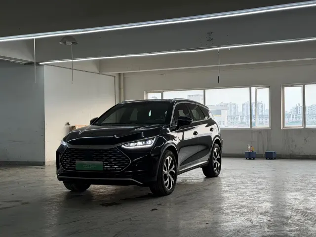 BYD Tang — Фото автомобиля 2