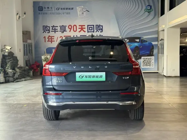 Volvo XC60 — Фото автомобиля 8