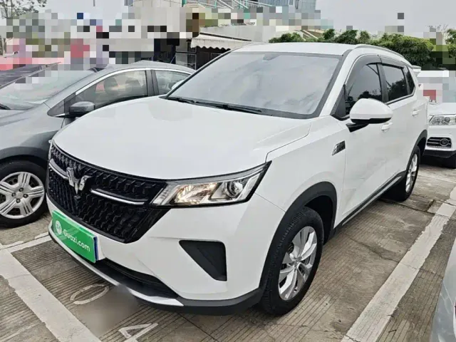 Фотография автомобиля — Wuling Asta