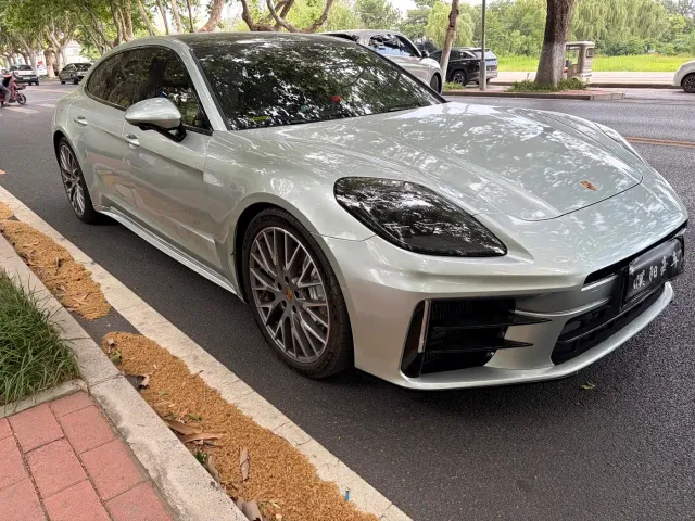 Porsche Panamera — Фото автомобиля 2