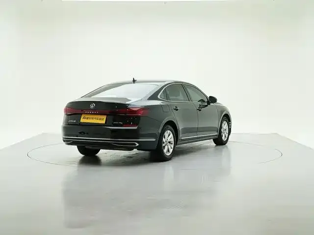Volkswagen Passat — Фото автомобиля 4