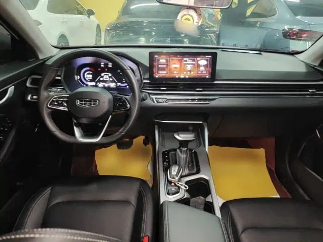 Geely Emgrand — Фото автомобиля 9