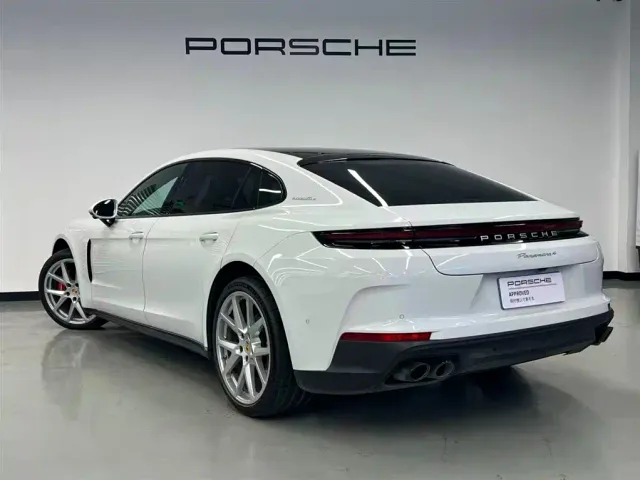 Porsche Panamera — Фото автомобиля 29