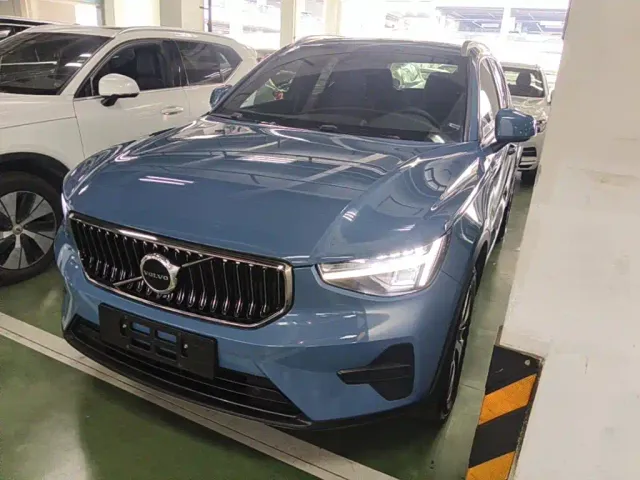 Фотография автомобиля — Volvo XC40