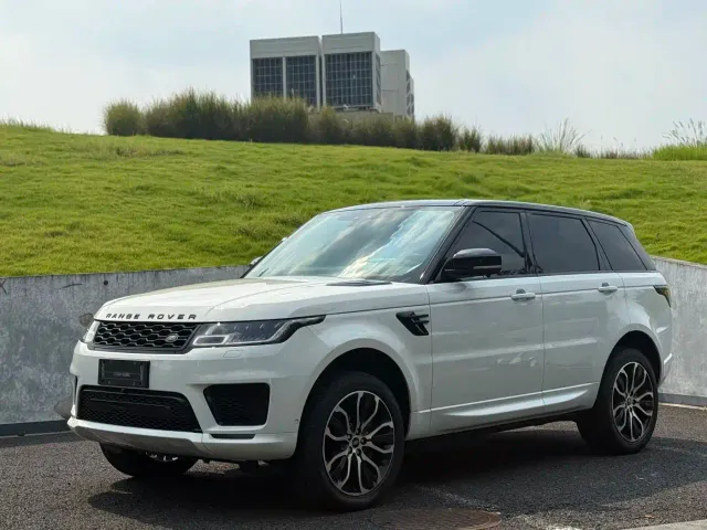 Фотография автомобиля — Land Rover Range Rover Sport