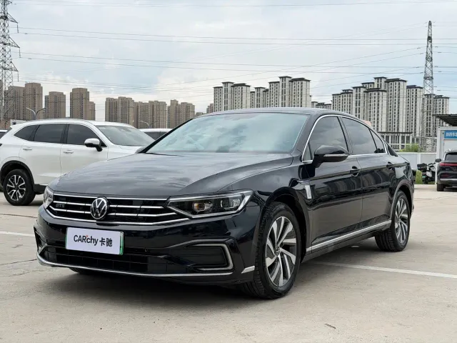 Фотография автомобиля — Volkswagen Magotan