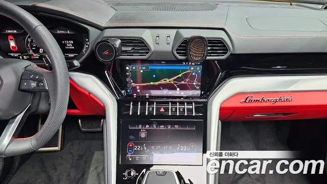 Lamborghini Urus — Фото автомобиля 13