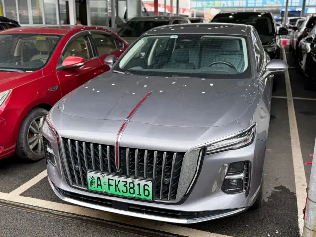 Фотография автомобиля — Hongqi H5 PHEV
