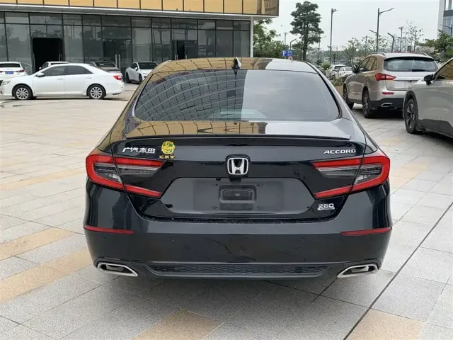 Honda Accord — Фото автомобиля 8
