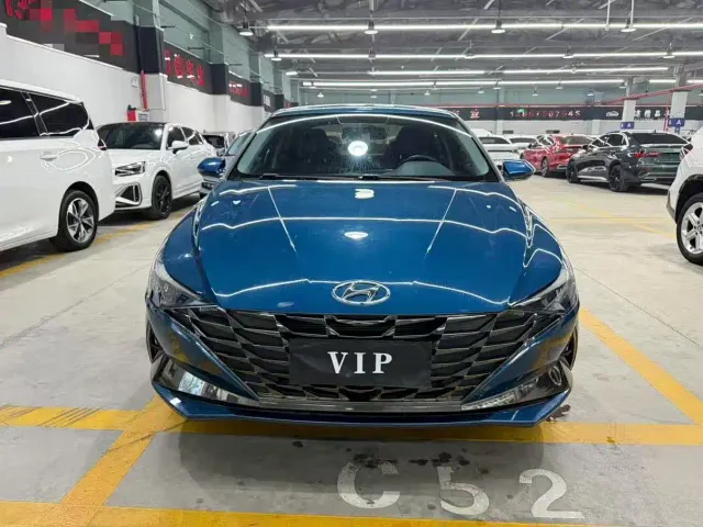 Hyundai Elantra — Фото автомобиля 2