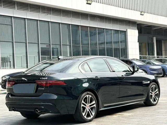 Jaguar XEL — Фото автомобиля 15