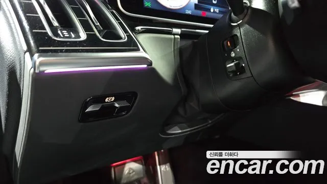 Mercedes-Benz S-Class — Фото автомобиля 16